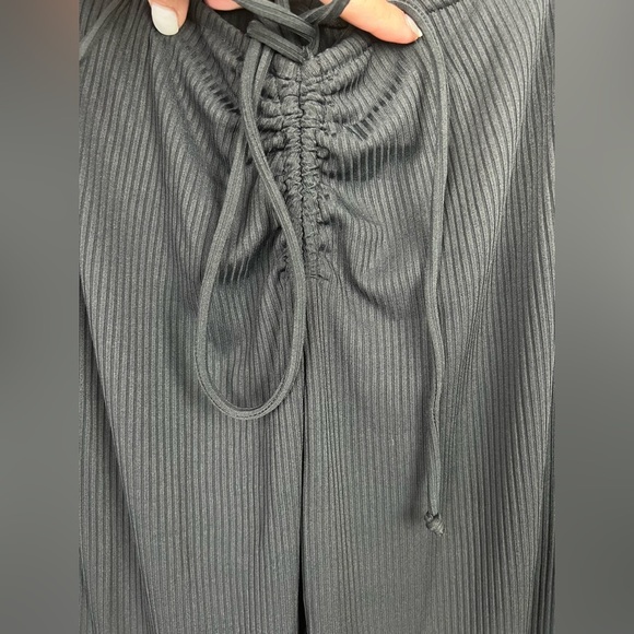 Black Two-Piece - Picture 3 of 9